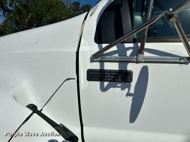 image for item EB2809 2000 Ford F650 box truck