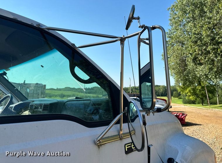 image for item EB2809 2000 Ford F650 box truck