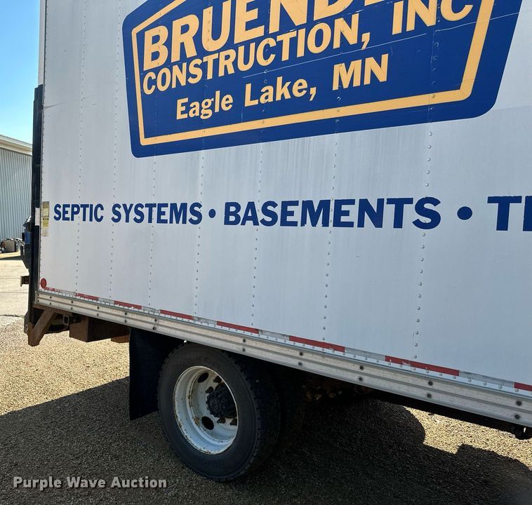 image for item EB2809 2000 Ford F650 box truck