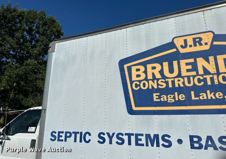 image for item EB2809 2000 Ford F650 box truck