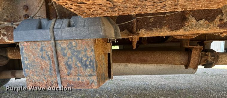 image for item EB2809 2000 Ford F650 box truck