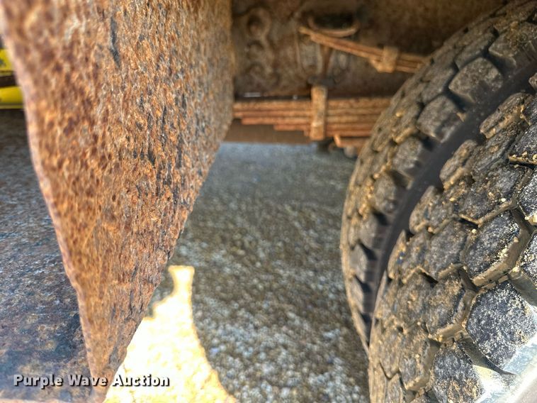 image for item EB2809 2000 Ford F650 box truck