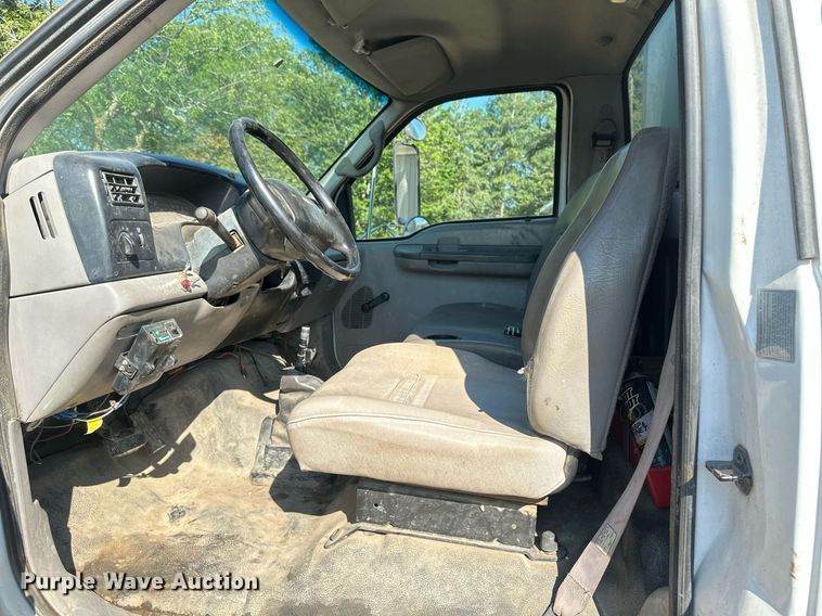 image for item EB2809 2000 Ford F650 box truck