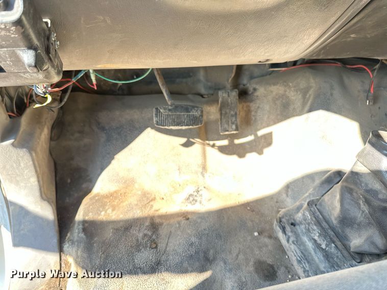 image for item EB2809 2000 Ford F650 box truck