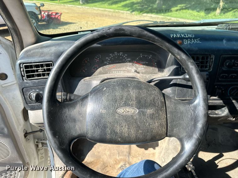 image for item EB2809 2000 Ford F650 box truck