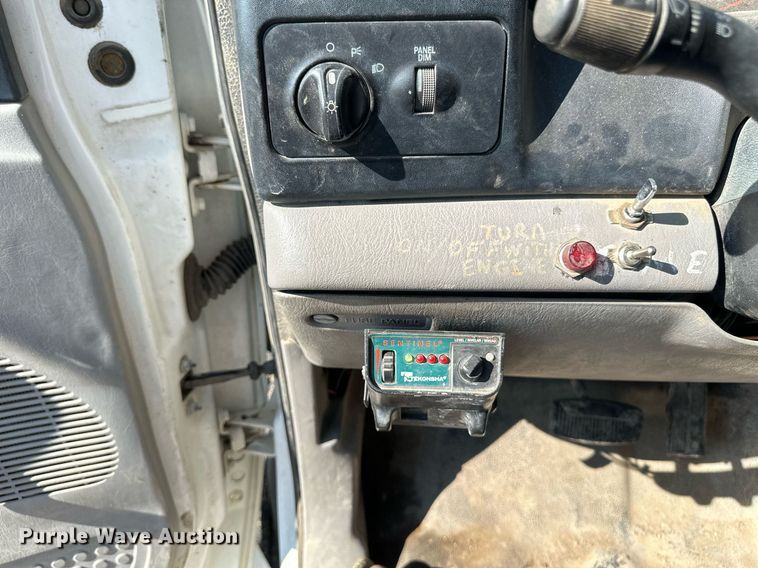 image for item EB2809 2000 Ford F650 box truck