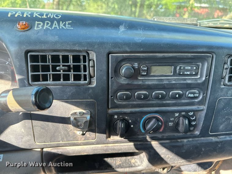 image for item EB2809 2000 Ford F650 box truck