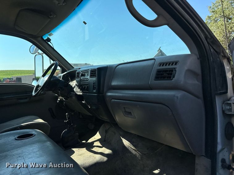 image for item EB2809 2000 Ford F650 box truck