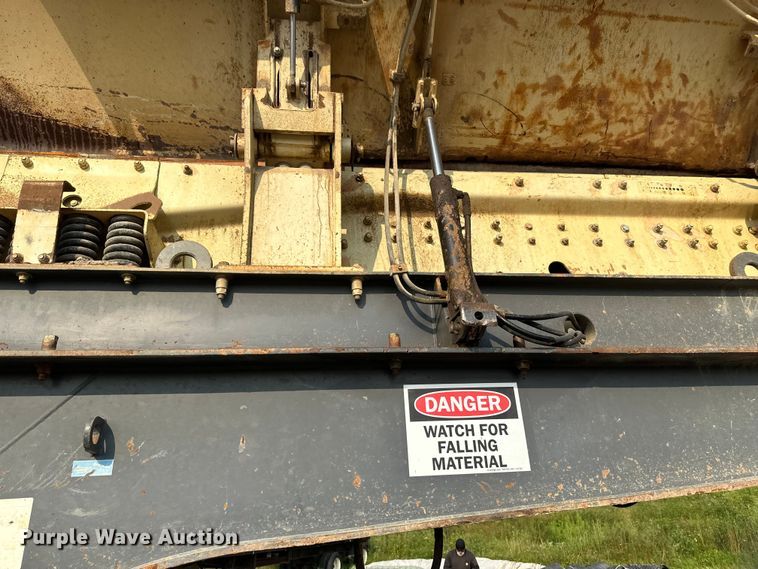 image for item EB2824 Metso Lokotrak LT1213S impact crushing plant