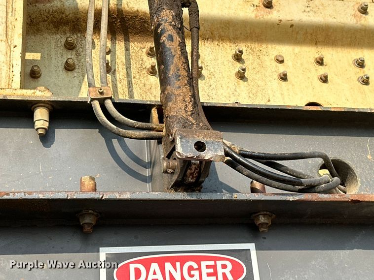 image for item EB2824 Metso Lokotrak LT1213S impact crushing plant