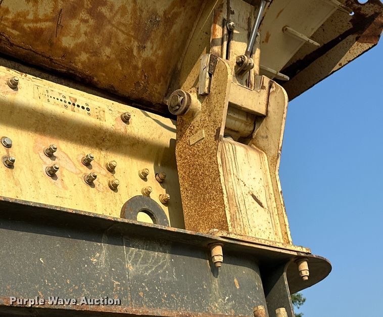 image for item EB2824 Metso Lokotrak LT1213S impact crushing plant