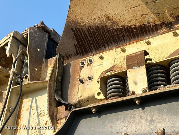 image for item EB2824 Metso Lokotrak LT1213S impact crushing plant