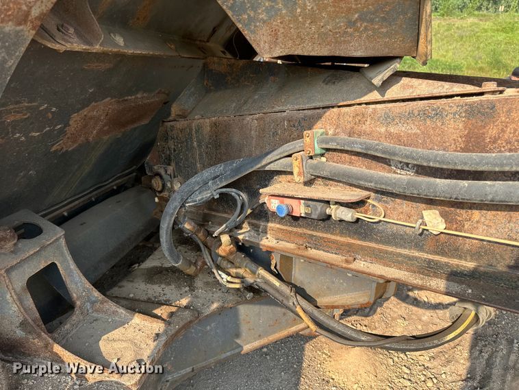 image for item EB2824 Metso Lokotrak LT1213S impact crushing plant