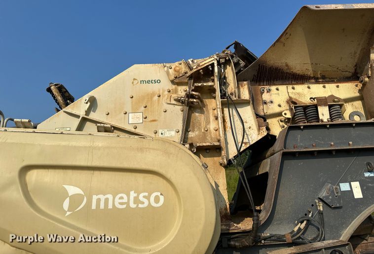 image for item EB2824 Metso Lokotrak LT1213S impact crushing plant