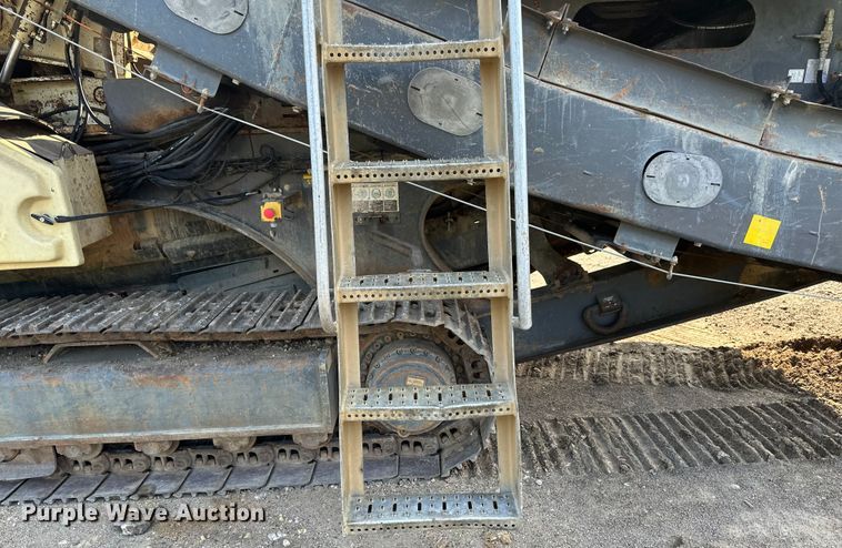 image for item EB2824 Metso Lokotrak LT1213S impact crushing plant