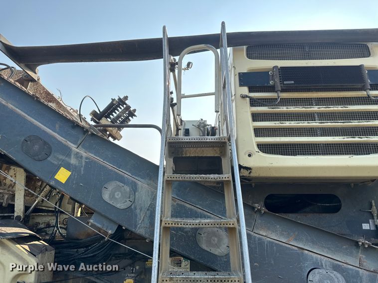 image for item EB2824 Metso Lokotrak LT1213S impact crushing plant