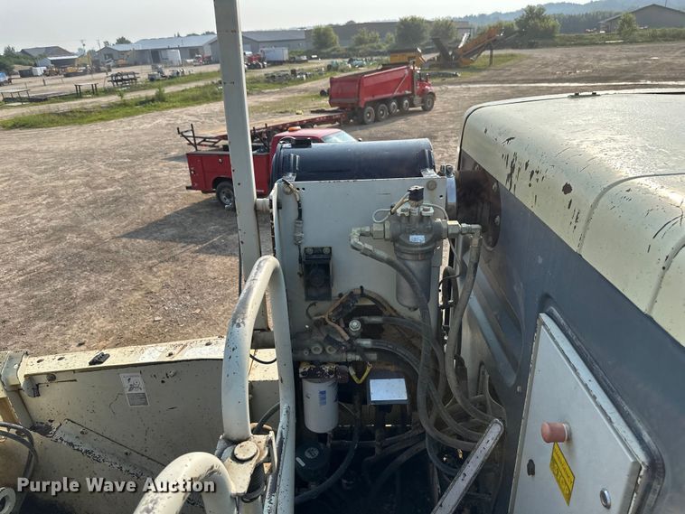 image for item EB2824 Metso Lokotrak LT1213S impact crushing plant