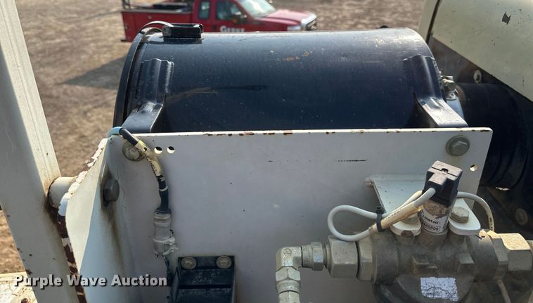 image for item EB2824 Metso Lokotrak LT1213S impact crushing plant