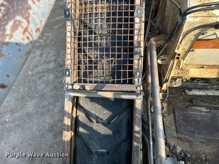 image for item EB2824 Metso Lokotrak LT1213S impact crushing plant