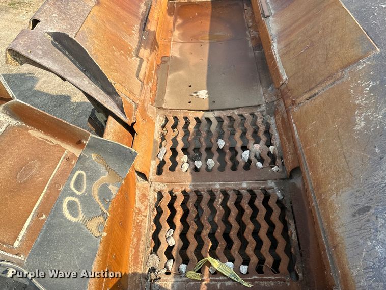 image for item EB2824 Metso Lokotrak LT1213S impact crushing plant