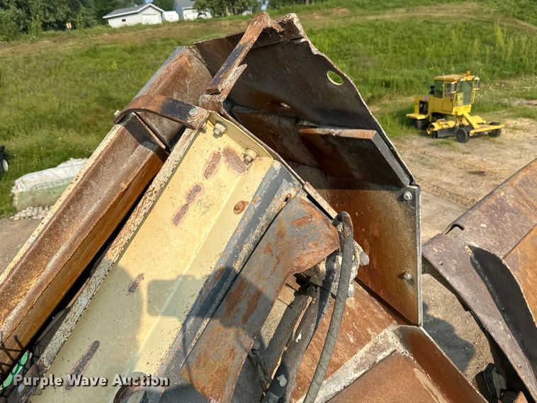 image for item EB2824 Metso Lokotrak LT1213S impact crushing plant