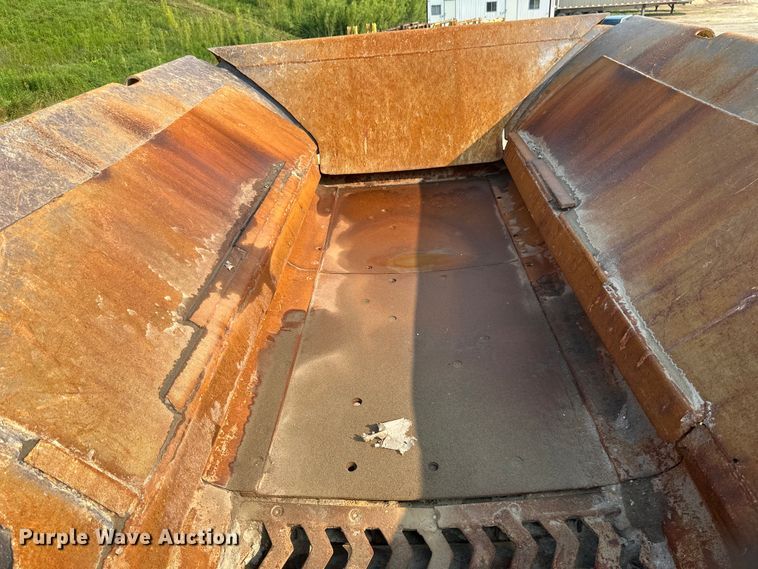 image for item EB2824 Metso Lokotrak LT1213S impact crushing plant