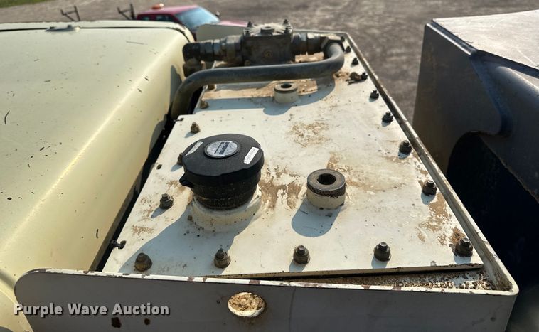 image for item EB2824 Metso Lokotrak LT1213S impact crushing plant