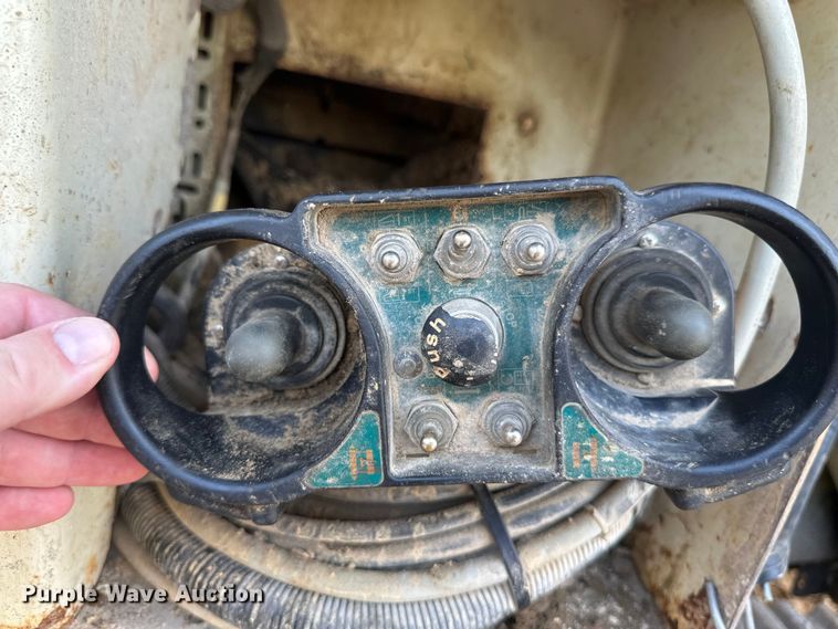 image for item EB2824 Metso Lokotrak LT1213S impact crushing plant