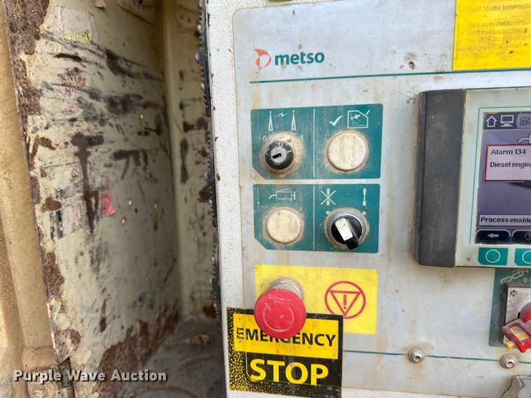 image for item EB2824 Metso Lokotrak LT1213S impact crushing plant