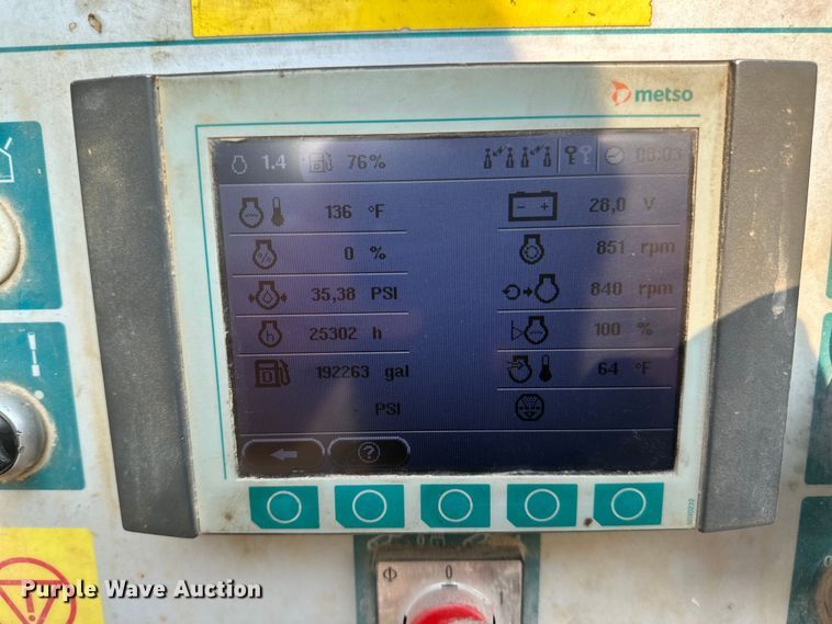 image for item EB2824 Metso Lokotrak LT1213S impact crushing plant