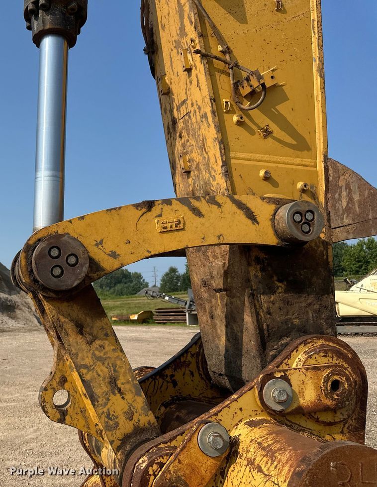 image for item EB2825 2019 Caterpillar 349FL excavator