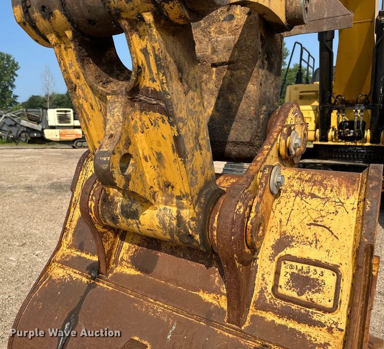 image for item EB2825 2019 Caterpillar 349FL excavator