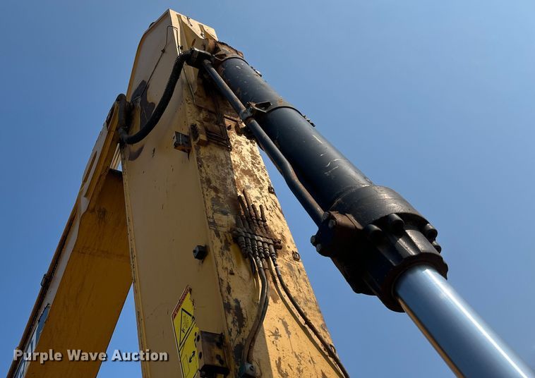 image for item EB2825 2019 Caterpillar 349FL excavator