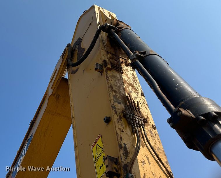 image for item EB2825 2019 Caterpillar 349FL excavator