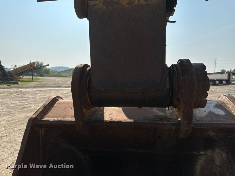 image for item EB2825 2019 Caterpillar 349FL excavator