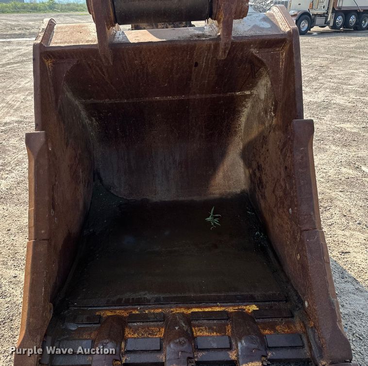 image for item EB2825 2019 Caterpillar 349FL excavator