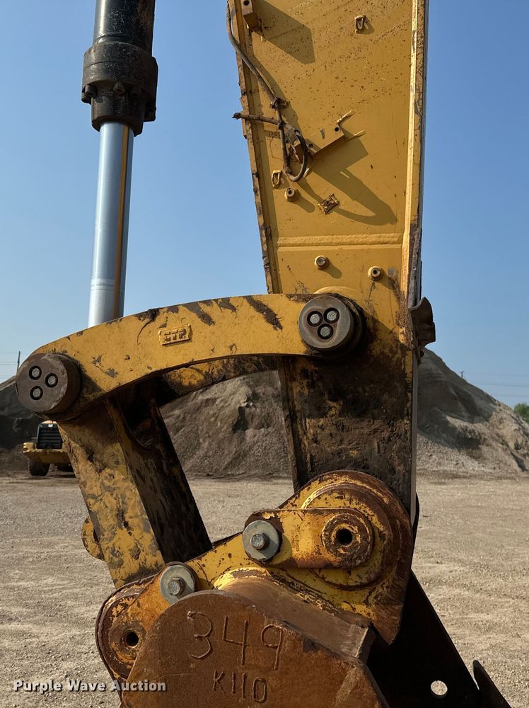 image for item EB2825 2019 Caterpillar 349FL excavator