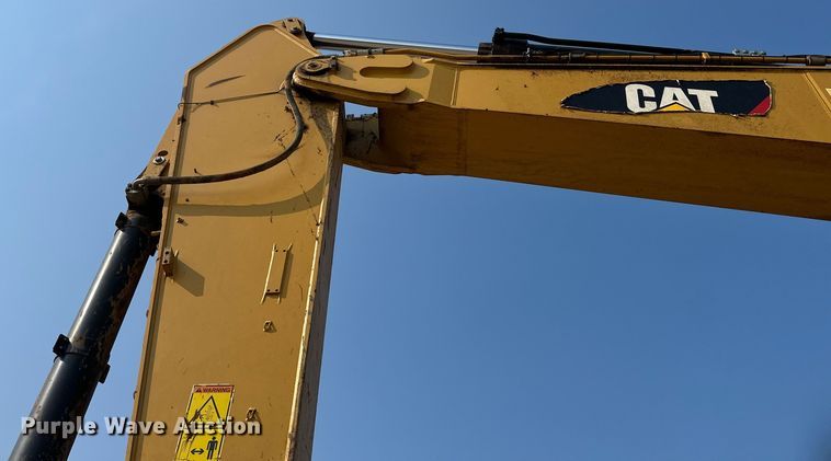 image for item EB2825 2019 Caterpillar 349FL excavator
