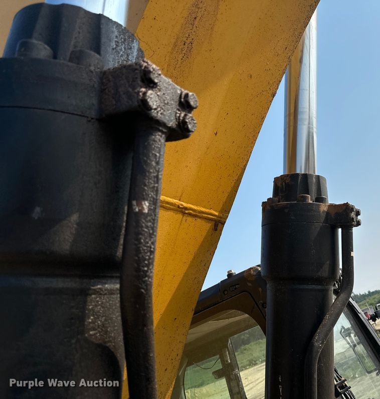 image for item EB2825 2019 Caterpillar 349FL excavator