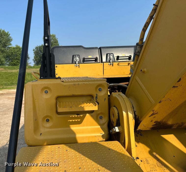 image for item EB2825 2019 Caterpillar 349FL excavator