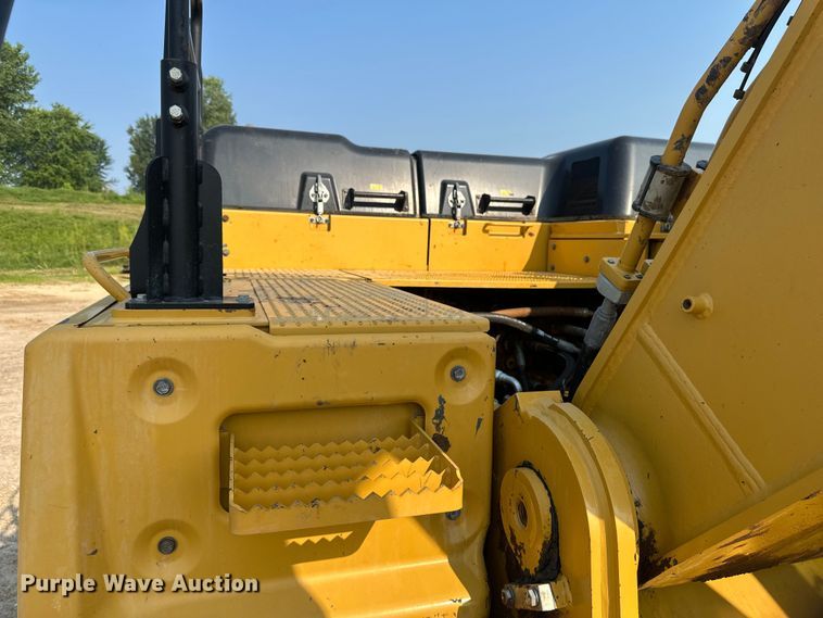 image for item EB2825 2019 Caterpillar 349FL excavator