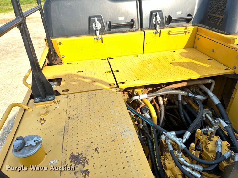 image for item EB2825 2019 Caterpillar 349FL excavator