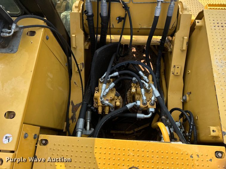 image for item EB2825 2019 Caterpillar 349FL excavator