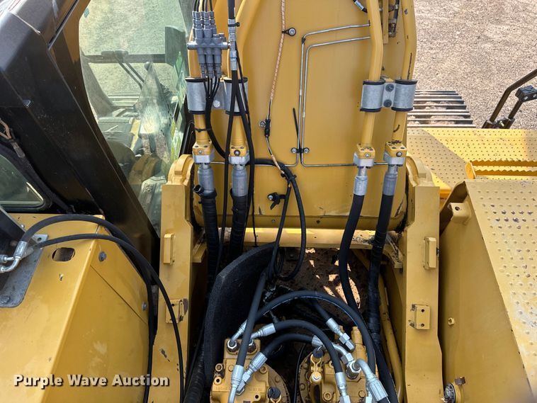image for item EB2825 2019 Caterpillar 349FL excavator