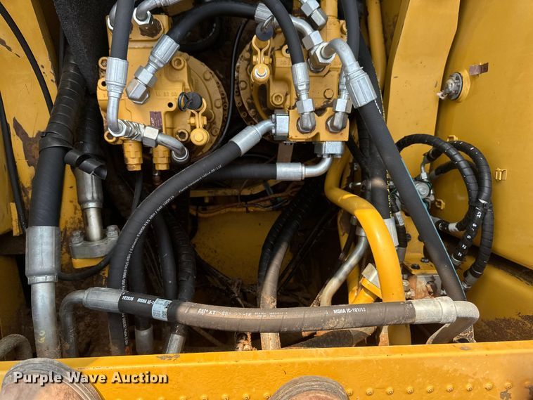image for item EB2825 2019 Caterpillar 349FL excavator