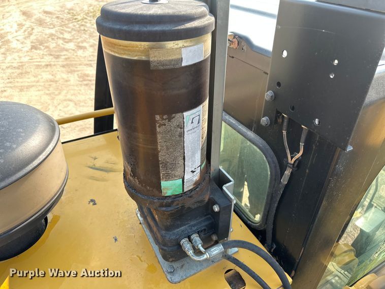 image for item EB2825 2019 Caterpillar 349FL excavator