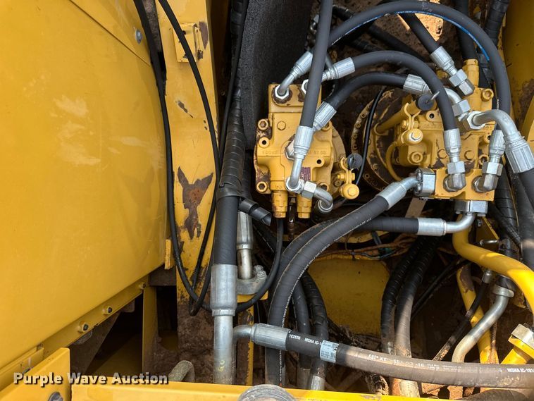 image for item EB2825 2019 Caterpillar 349FL excavator