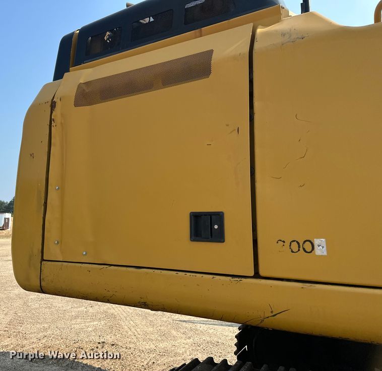 image for item EB2825 2019 Caterpillar 349FL excavator