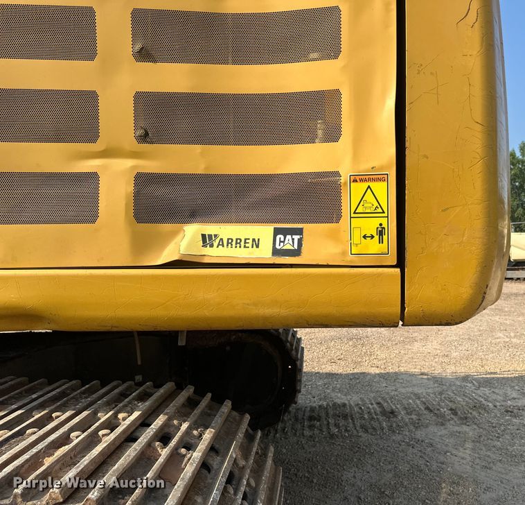 image for item EB2825 2019 Caterpillar 349FL excavator