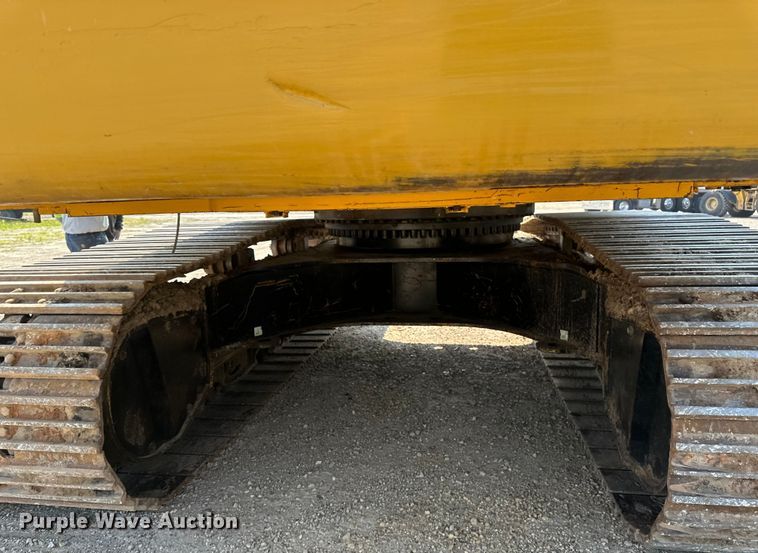 image for item EB2825 2019 Caterpillar 349FL excavator
